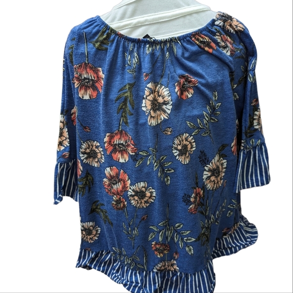☮️Boho floral top size Large☮️ - Picture 2 of 4